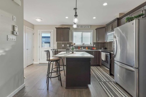 2-1180 Keystone Road West, Lethbridge, AB - Indoor Photo Showing Kitchen With Upgraded Kitchen
