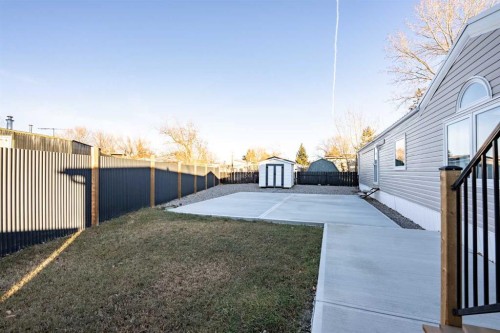 42 Westover Crescent, Claresholm, AB - Outdoor