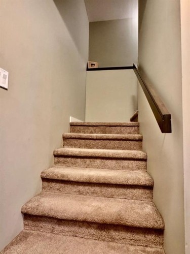 266 Lynx Road North, Lethbridge, AB - Indoor Photo Showing Other Room