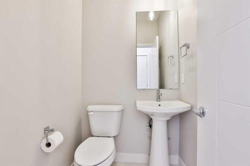 3009 46 Street South, Lethbridge, AB - Indoor Photo Showing Bathroom