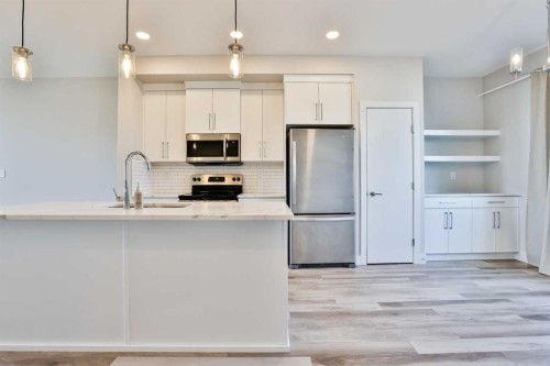 3009 46 Street South, Lethbridge, AB - Indoor Photo Showing Kitchen With Upgraded Kitchen