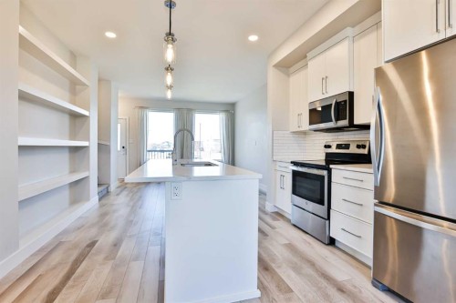 3009 46 Street South, Lethbridge, AB - Indoor Photo Showing Kitchen With Upgraded Kitchen