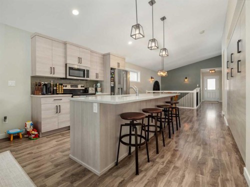 218 Grassland Boulevard West, Lethbridge, AB - Indoor Photo Showing Kitchen With Upgraded Kitchen