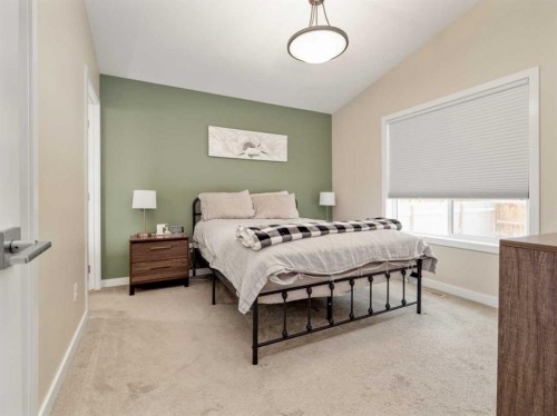218 Grassland Boulevard West, Lethbridge, AB - Indoor Photo Showing Bedroom