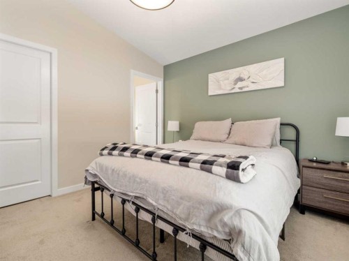 218 Grassland Boulevard West, Lethbridge, AB - Indoor Photo Showing Bedroom