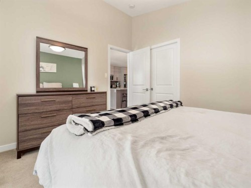 218 Grassland Boulevard West, Lethbridge, AB - Indoor Photo Showing Bedroom