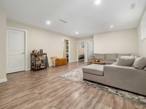 218 Grassland Boulevard West, Lethbridge, AB - Indoor