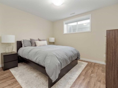 218 Grassland Boulevard West, Lethbridge, AB - Indoor Photo Showing Bedroom