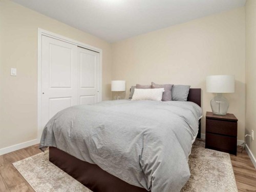 218 Grassland Boulevard West, Lethbridge, AB - Indoor Photo Showing Bedroom