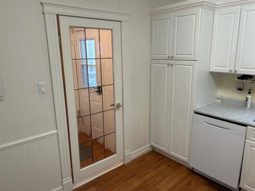 1263 5 Avenue South, Lethbridge, AB - Indoor