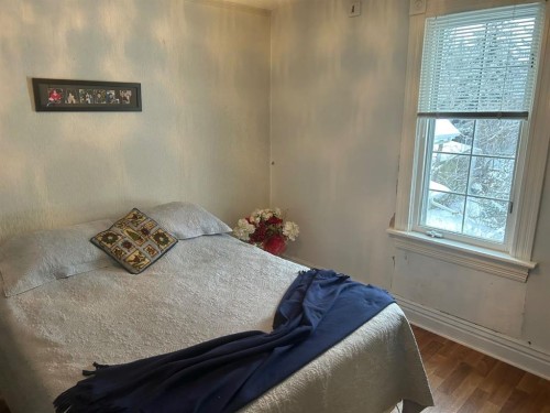 1263 5 Avenue South, Lethbridge, AB - Indoor Photo Showing Bedroom