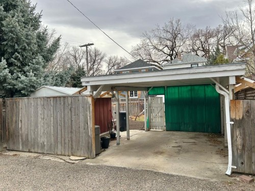 1263 5 Avenue South, Lethbridge, AB - Outdoor