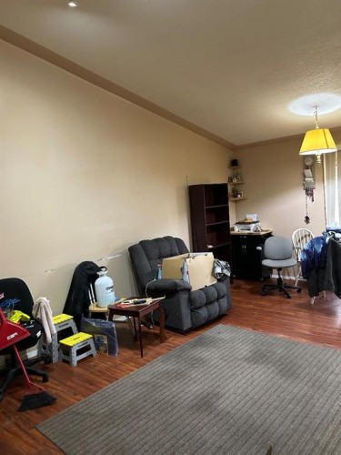 1025 St David Road North, Lethbridge, AB - Indoor