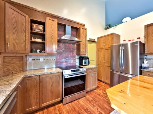 109 Adanac Rise, Hillcrest, AB - Indoor Photo Showing Kitchen