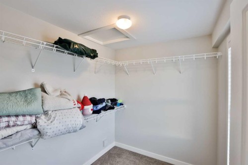 4-73 Aquitania Circle West, Lethbridge, AB - Indoor With Storage