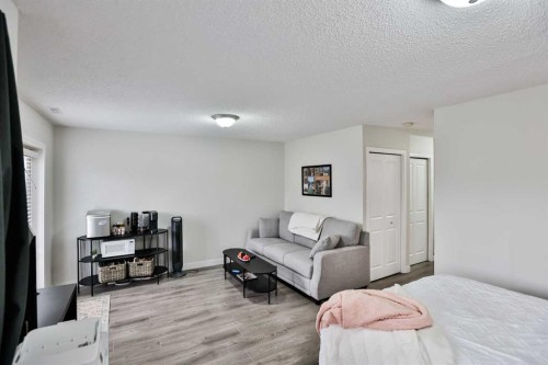 4-73 Aquitania Circle West, Lethbridge, AB - Indoor Photo Showing Bedroom
