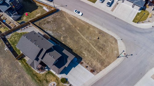 14 Canyon Estates Lane W, Lethbridge, AB 