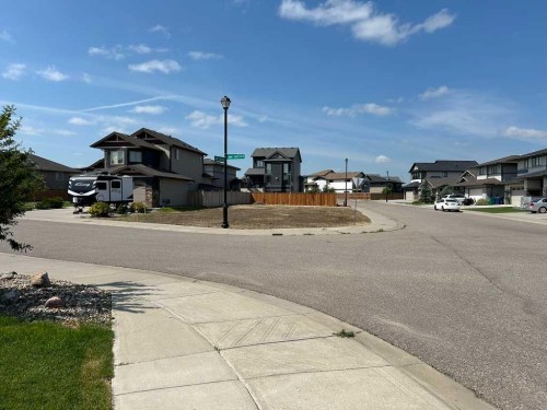 14 Canyon Estates Lane W, Lethbridge, AB 