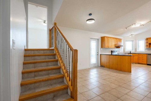 119 Grand River Boulevard West, Lethbridge, AB - Indoor