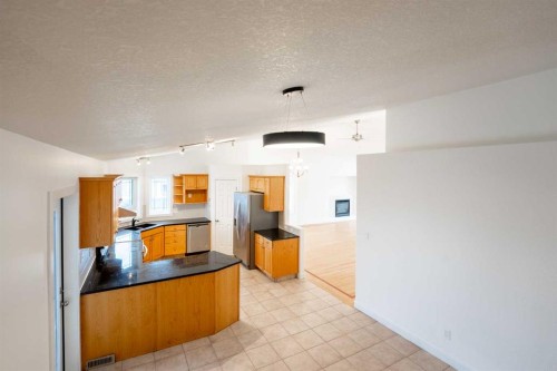 119 Grand River Boulevard West, Lethbridge, AB - Indoor Photo Showing Kitchen With Double Sink