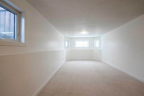 119 Grand River Boulevard West, Lethbridge, AB - Indoor Photo Showing Other Room