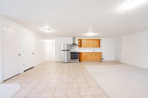 119 Grand River Boulevard West, Lethbridge, AB - Indoor