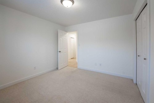 119 Grand River Boulevard West, Lethbridge, AB - Indoor Photo Showing Other Room