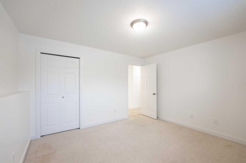119 Grand River Boulevard West, Lethbridge, AB - Indoor Photo Showing Other Room