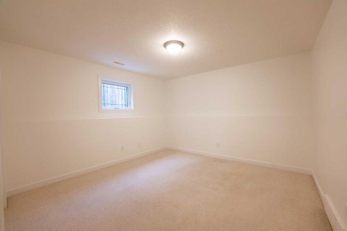 119 Grand River Boulevard West, Lethbridge, AB - Indoor Photo Showing Other Room