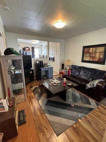 1610 3 Avenue North, Lethbridge, AB - Indoor