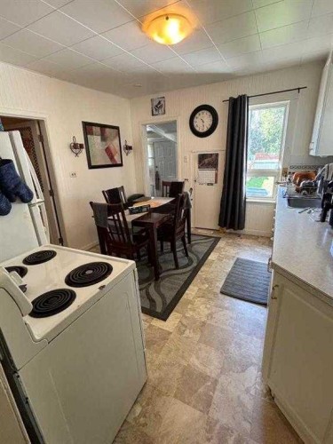 1610 3 Avenue North, Lethbridge, AB - Indoor