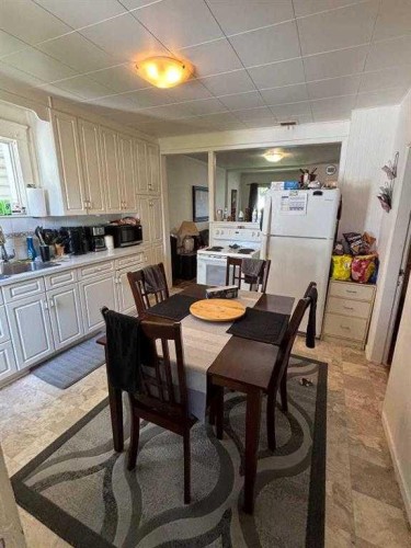 1610 3 Avenue North, Lethbridge, AB - Indoor