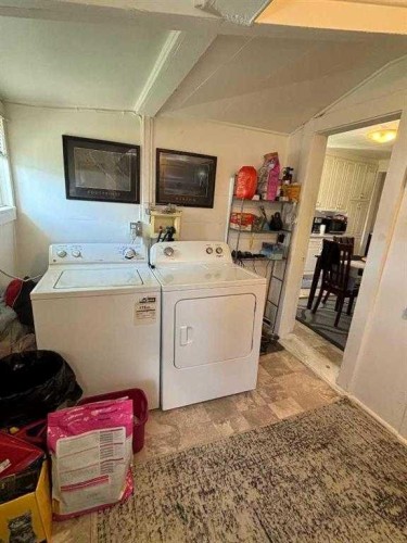 1610 3 Avenue North, Lethbridge, AB - Indoor Photo Showing Laundry Room