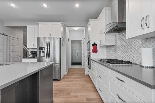 806 Miners Boulevard West, Lethbridge, AB - Indoor Photo Showing Kitchen With Upgraded Kitchen