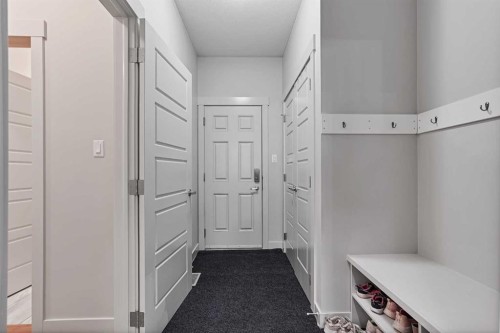 806 Miners Boulevard West, Lethbridge, AB - Indoor Photo Showing Other Room