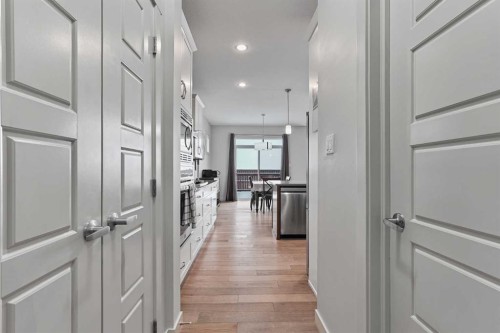 806 Miners Boulevard West, Lethbridge, AB - Indoor Photo Showing Other Room