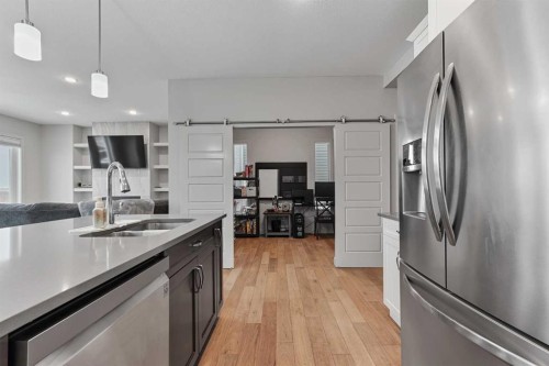 806 Miners Boulevard West, Lethbridge, AB - Indoor Photo Showing Kitchen With Double Sink With Upgraded Kitchen