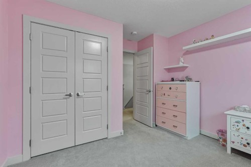 806 Miners Boulevard West, Lethbridge, AB - Indoor Photo Showing Bedroom