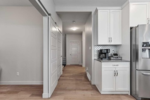 806 Miners Boulevard West, Lethbridge, AB - Indoor Photo Showing Kitchen