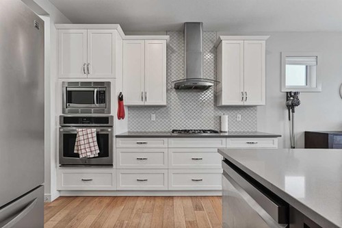 806 Miners Boulevard West, Lethbridge, AB - Indoor Photo Showing Kitchen