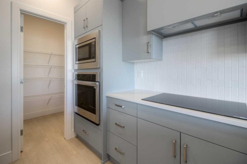4517 31 Avenue South, Lethbridge, AB - Indoor Photo Showing Kitchen