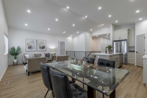 112 E 300 S, Raymond, AB - Indoor Photo Showing Dining Room