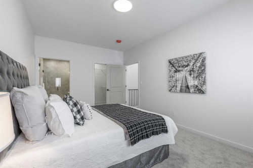 112 E 300 S, Raymond, AB - Indoor Photo Showing Bedroom