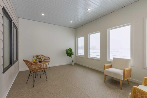 112 E 300 S, Raymond, AB - Indoor Photo Showing Other Room