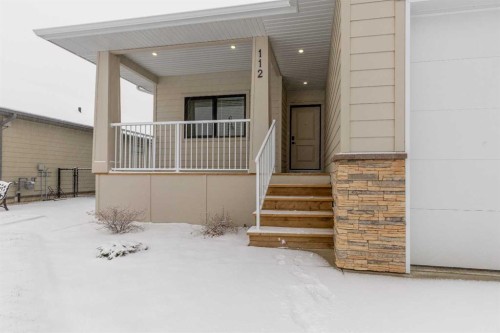 112 E 300 S, Raymond, AB - Outdoor