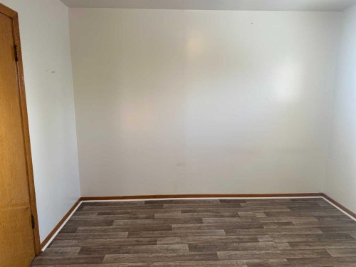 114 3 Avenue North, Vauxhall, AB - Indoor Photo Showing Other Room