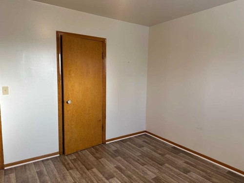 114 3 Avenue North, Vauxhall, AB - Indoor Photo Showing Other Room