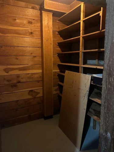 114 3 Avenue North, Vauxhall, AB - Indoor