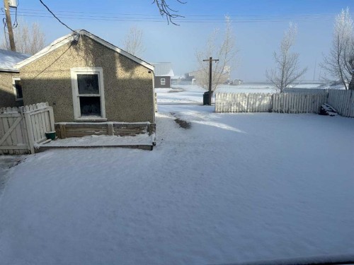 114 3 Avenue North, Vauxhall, AB - Outdoor