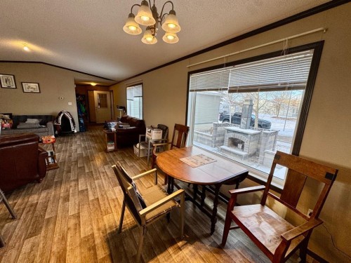 95041A Hwy 2, Fort Macleod, AB - Indoor Photo Showing Dining Room